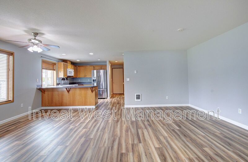 Welcome to this charming 2 bedroom, 2 bathroom house located in Orchards! property image