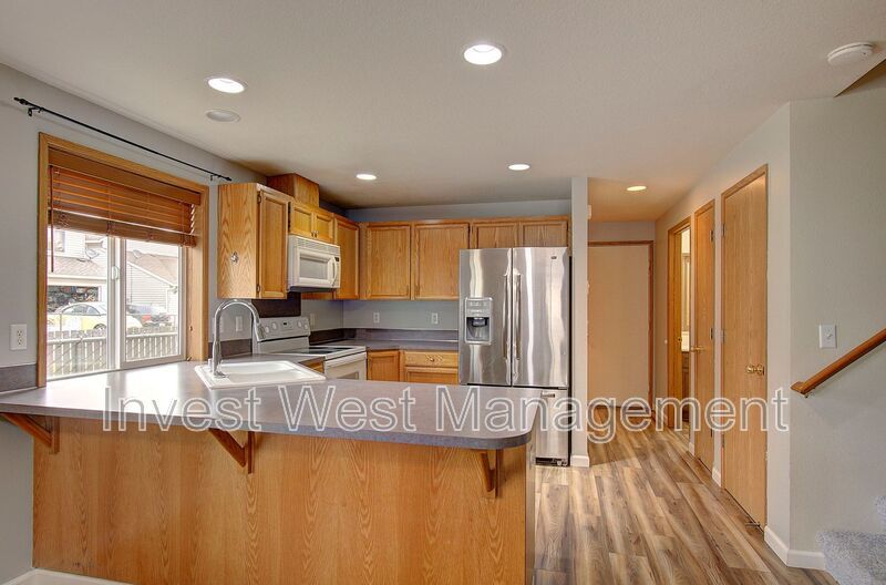 Welcome to this charming 2 bedroom, 2 bathroom house located in Orchards! property image