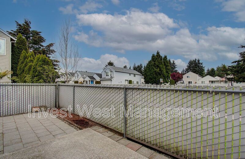 Welcome to this charming 2 bedroom, 2 bathroom house located in Orchards! property image