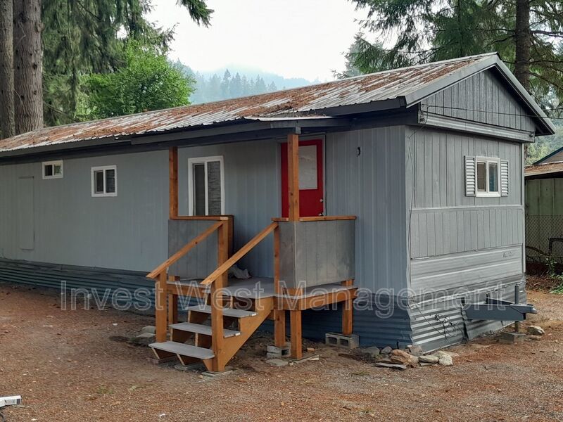 Country Setting Single Wide Manufactured Home Silverbrook RV Park property image