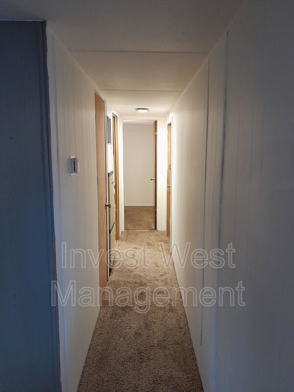Country Setting Single Wide Manufactured Home Silverbrook RV Park property image