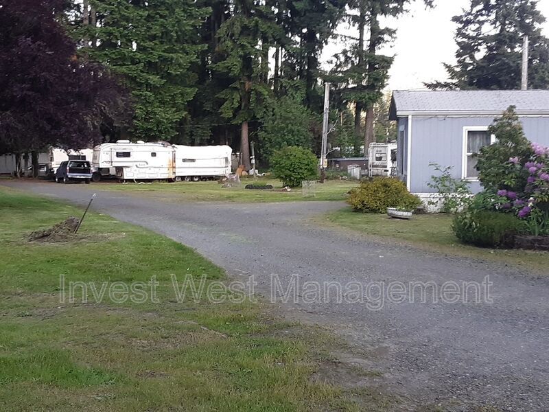Country Setting Single Wide Manufactured Home Silverbrook RV Park property image