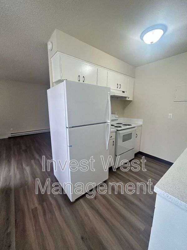 Charming Two Bedroom Lower Level Apartment property image