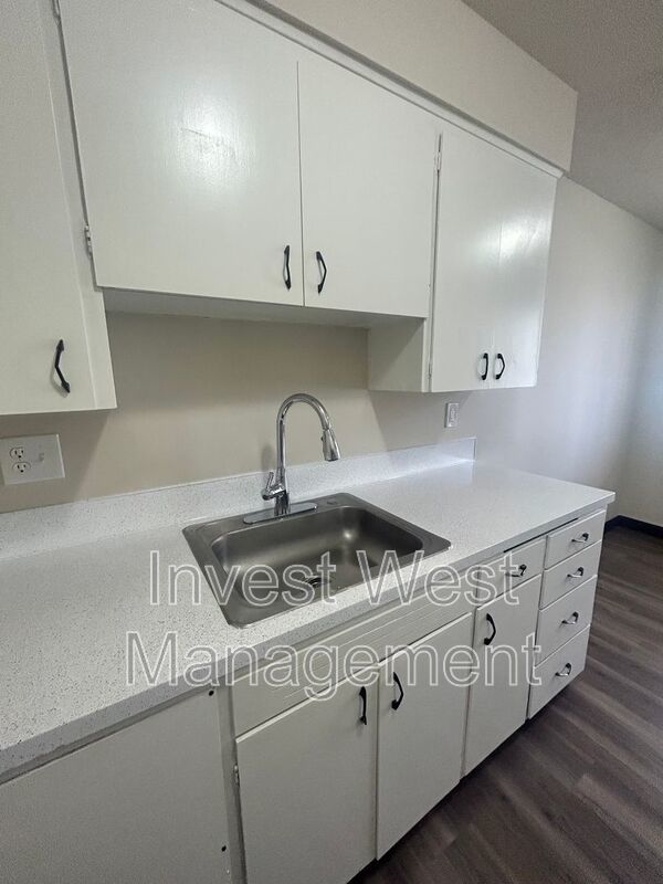 Charming Two Bedroom Lower Level Apartment property image