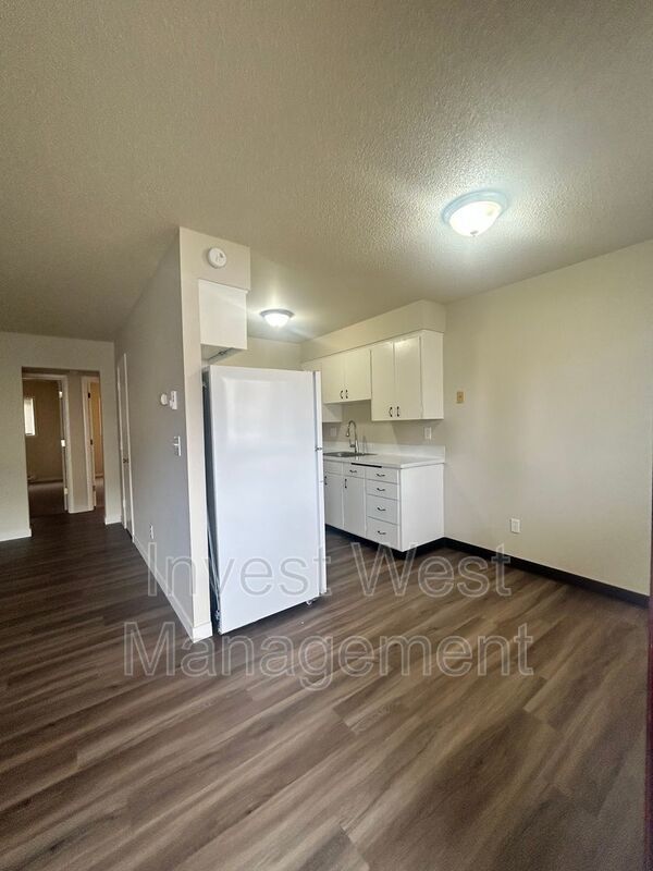Charming Two Bedroom Lower Level Apartment property image