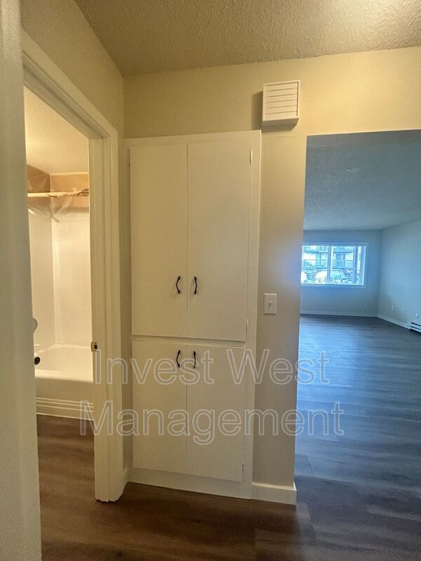 Charming Two Bedroom Lower Level Apartment property image