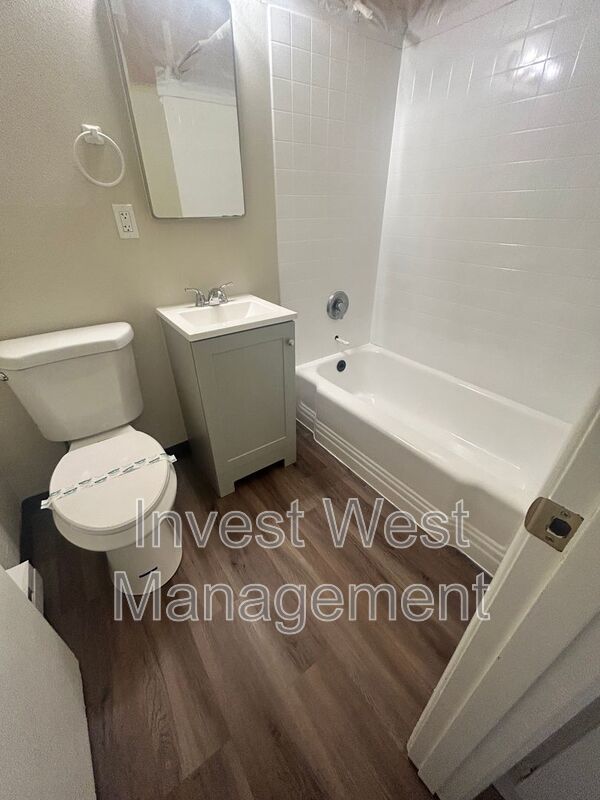 Charming Two Bedroom Lower Level Apartment property image