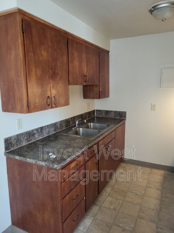 Great 2 Bedroom, walking distance to Clark College, minutes from 1-5 property image