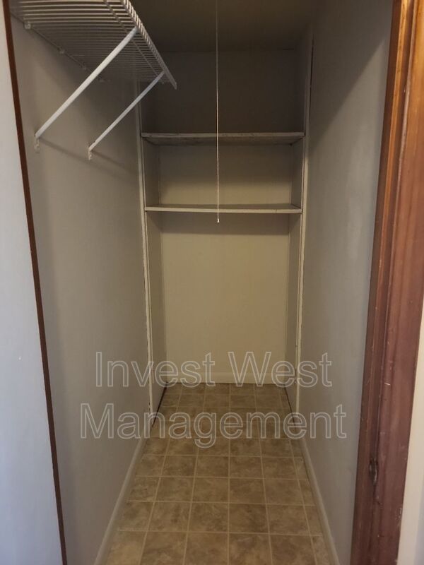 Great 2 Bedroom, walking distance to Clark College, minutes from 1-5 property image