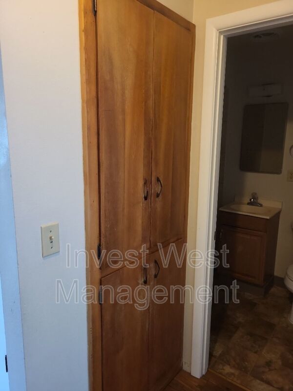Great 2 Bedroom, walking distance to Clark College, minutes from 1-5 property image