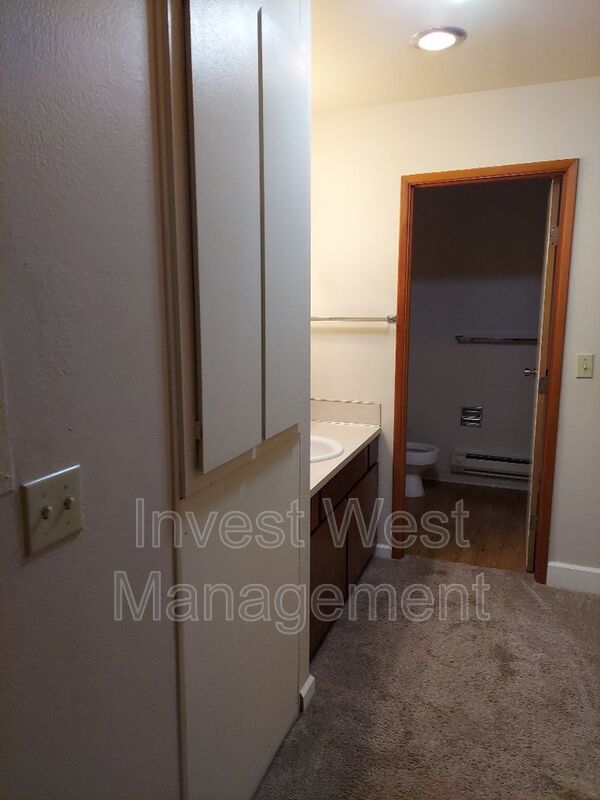 Cute Studio Just A Minute Walk From Clark College property image
