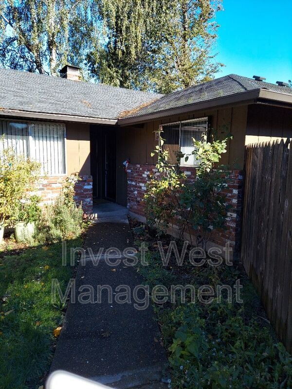 Charming Two Bedroom With a Carport !! property image