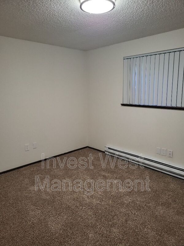 Charming Two Bedroom With a Carport !! property image