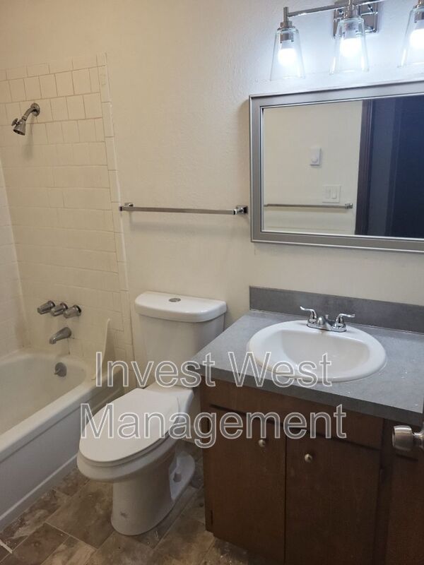 Charming Two Bedroom With a Carport !! property image