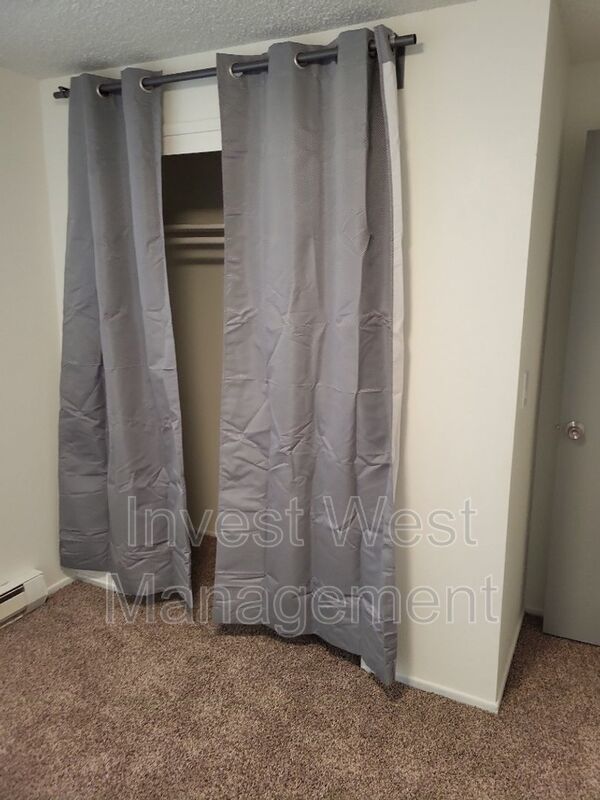 Charming Two Bedroom With a Carport !! property image