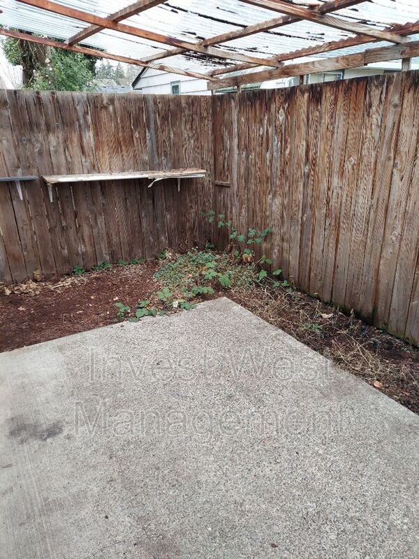 Charming Two Bedroom With a Carport !! property image