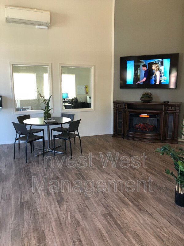 *Move-in Special* (1st Month Rent FREE) 2-bedroom, 2-bathroom with Single Car Garage Included in Rent Price!-3rd Floor Court Yard property image