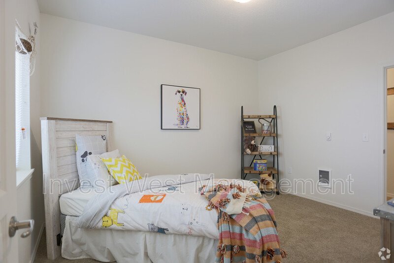 *Move-in Special* (1st Month Rent FREE) 2-bedroom, 2-bathroom with Single Car Garage Included in Rent Price!-3rd Floor Court Yard property image
