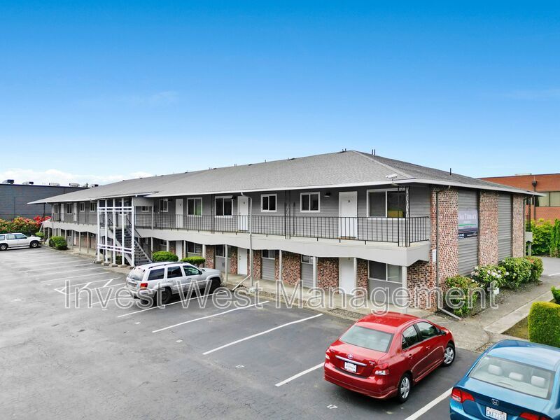 Cute Upper Level One Bedroom At Oak Terrace!! property image