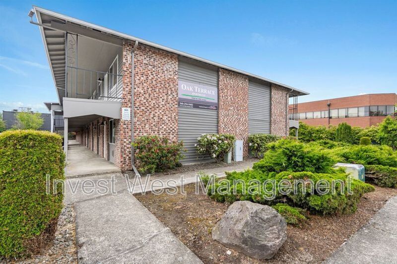 Stylish Upper Level Apartment ! property image