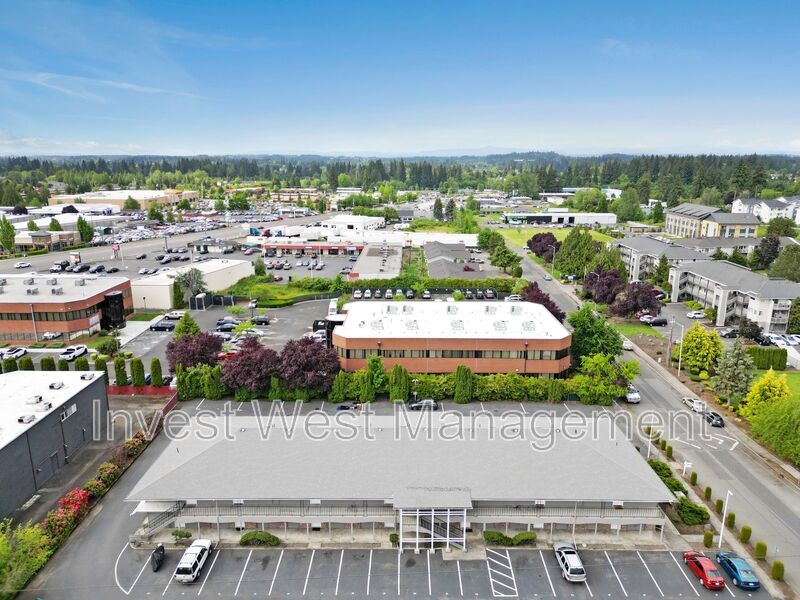 Stylish Upper Level Apartment ! property image
