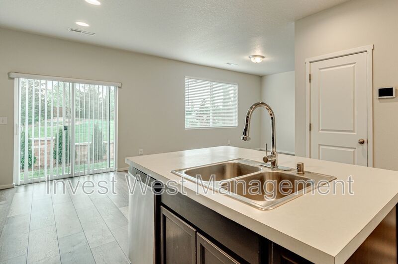 Three Bedroom in Taverner Ridge! property image